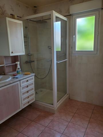 10 kms de Verneuil Pavillon trois chambres avec sous-sol