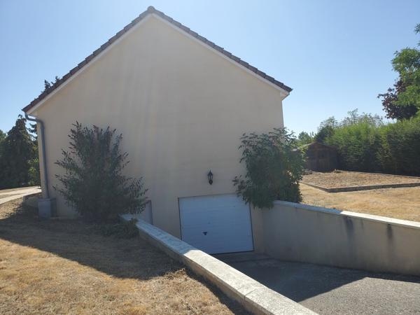 10 kms de Verneuil Pavillon trois chambres avec sous-sol