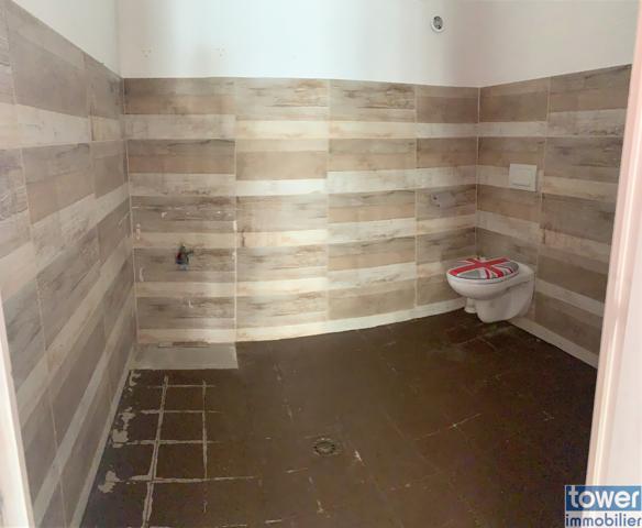 MATHA 17160 - Maison 3 pièces de 180 m² .