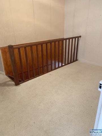 MATHA 17160 - Maison 3 pièces de 180 m² .