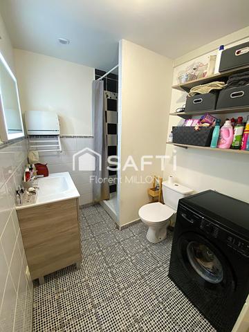 T3 entièrement rénové proche écoles et commerces.