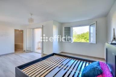 Maison 7 pièces - 240 m² Exclusivité efficity