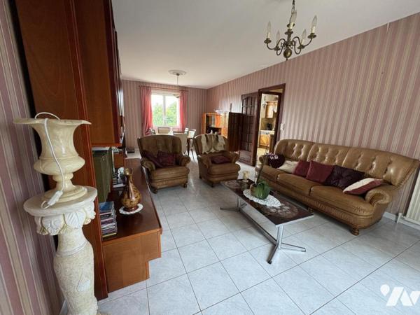 MAISON D'HABITATION AVEC BEAU TERRAIN PROCHE COMMERCES, ECOLES, LYCÉES ET CENTRE HOSPITALIER