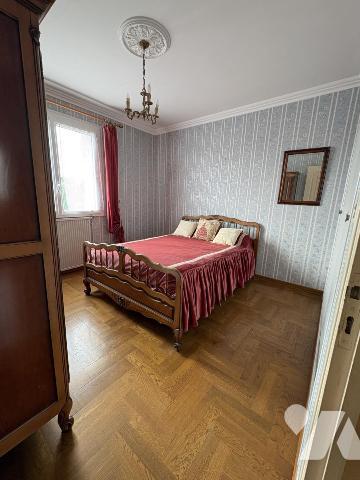 MAISON D'HABITATION AVEC BEAU TERRAIN PROCHE COMMERCES, ECOLES, LYCÉES ET CENTRE HOSPITALIER