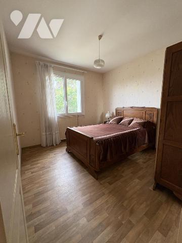 MAISON D'HABITATION AVEC BEAU TERRAIN PROCHE COMMERCES, ECOLES, LYCÉES ET CENTRE HOSPITALIER