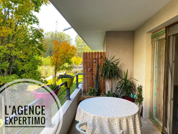 Pour investisseur, joli T2 avec terrasse dans résidence récente