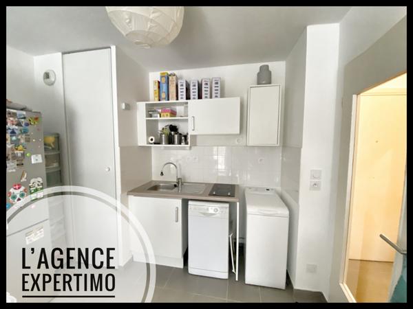 Pour investisseur, joli T2 avec terrasse dans résidence récente