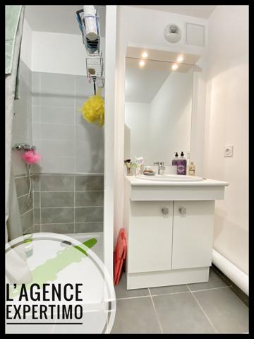 Pour investisseur, joli T2 avec terrasse dans résidence récente