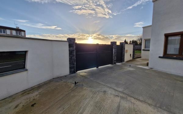 Maison à vendre    5 pièces •  Villesèquelande