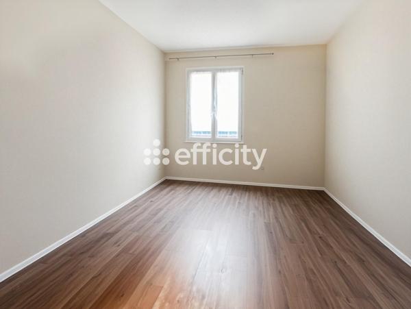 Immeuble 15 pièces - 250 m²