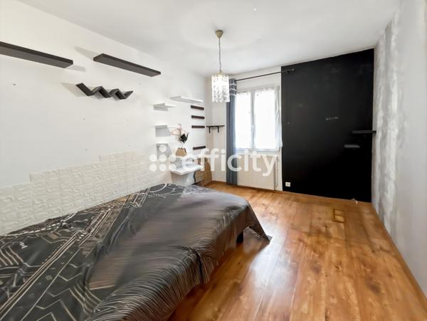 Immeuble 15 pièces - 250 m²