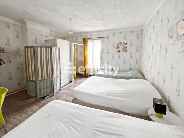 Immeuble 15 pièces - 250 m²