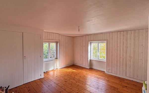 Maison à vendre    8 pièces • 347,78 m2 Chessy