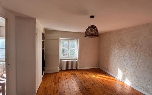 Maison à vendre    8 pièces • 347,78 m2 Chessy