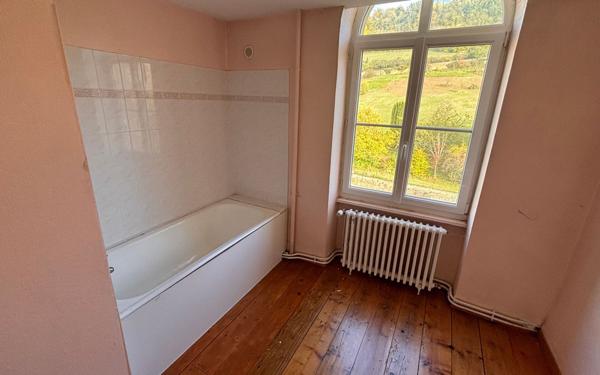 Maison à vendre    8 pièces • 347,78 m2 Chessy