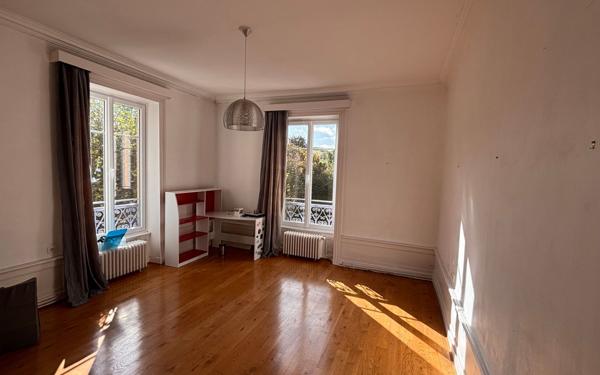 Maison à vendre    8 pièces • 347,78 m2 Chessy