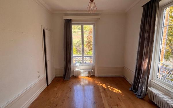 Maison à vendre    8 pièces • 347,78 m2 Chessy