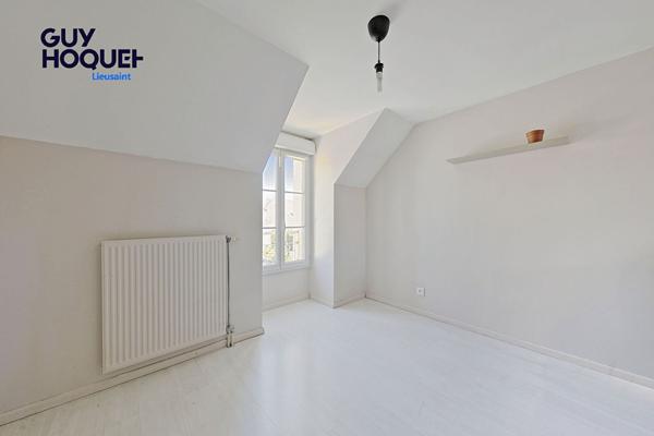Maison 135 m² à vendre à Lieusaint - 6 pièces, 4 chambres dont une au RDC !
