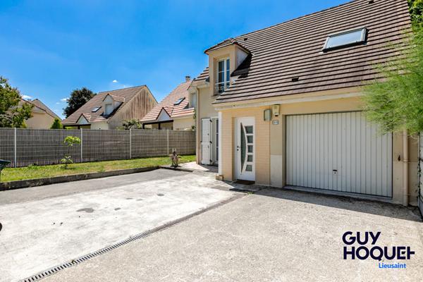 Maison 135 m² à vendre à Lieusaint - 6 pièces, 4 chambres dont une au RDC !
