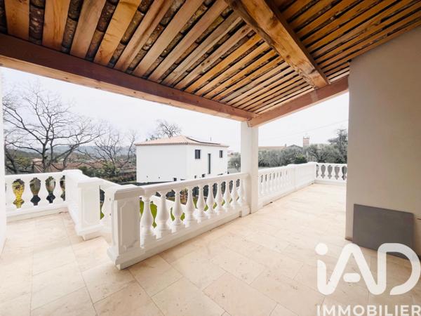 Appartement à vendre 6 pièces 171 m² La Roquette-sur-Siagne