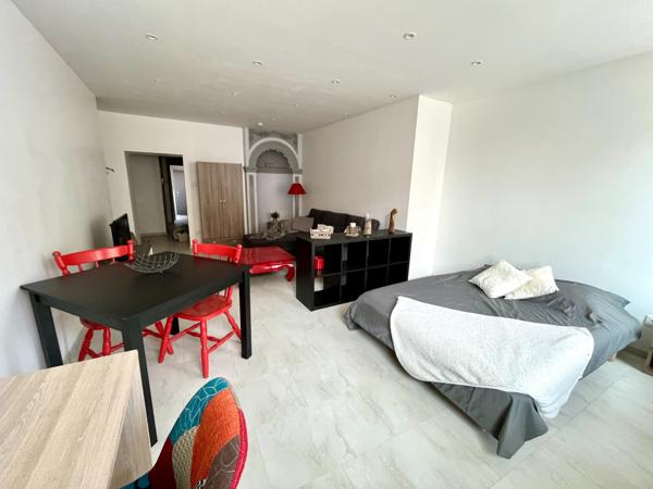 Appartement
                                                                                                                                                                                                                                                                                                                        1 pièce(s)                                                                                                                                                                                                          1 chambre(s)                                                                                                                                                                                                          35.8  m²