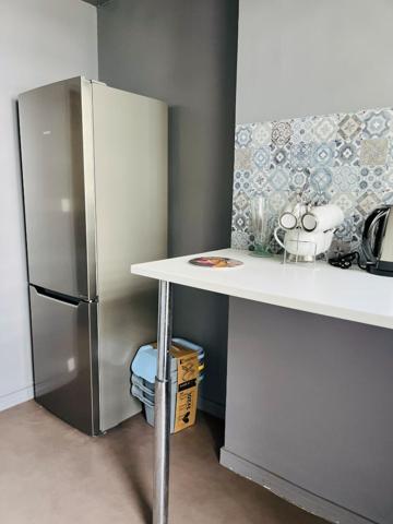 A LOUER APPARTEMENT MEUBLE DEUX CHAMBRES 02100 ST QUENTIN .