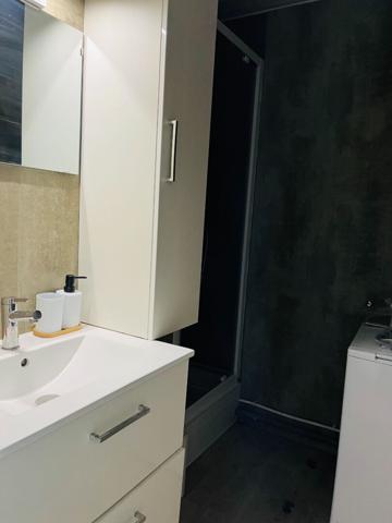 A LOUER APPARTEMENT MEUBLE DEUX CHAMBRES 02100 ST QUENTIN .