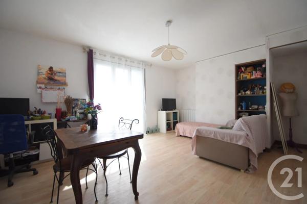 Appartement T2 à vendre  2 pièces - 55,03 m 2   VICHY  - 03