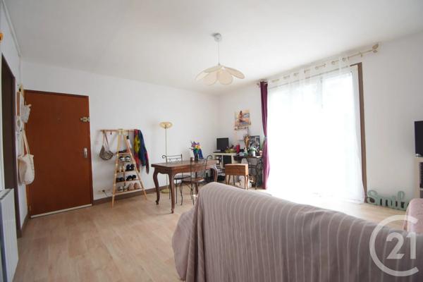 Appartement T2 à vendre  2 pièces - 55,03 m 2   VICHY  - 03