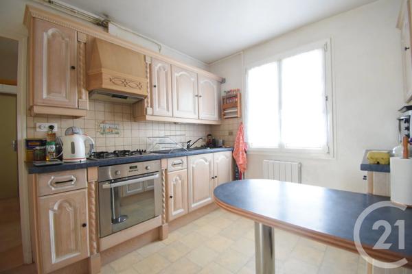 Appartement T2 à vendre  2 pièces - 55,03 m 2   VICHY  - 03