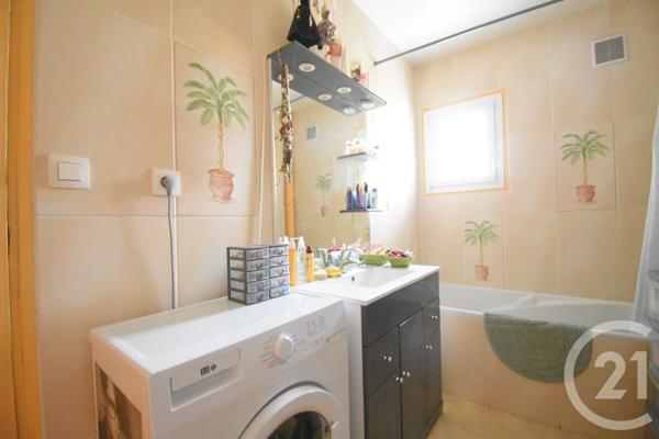 Appartement T2 à vendre  2 pièces - 55,03 m 2   VICHY  - 03
