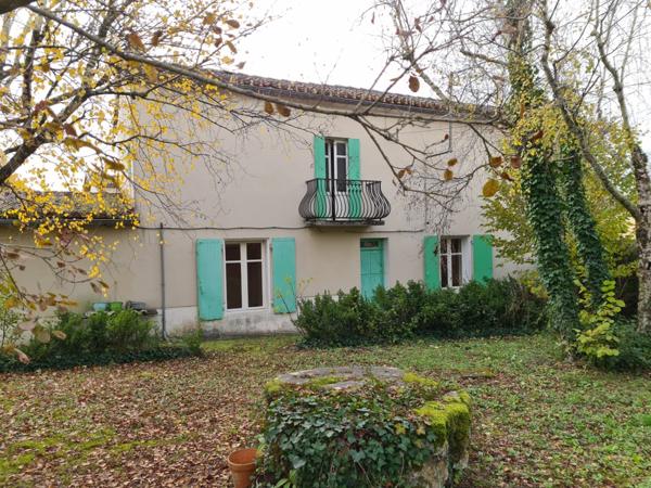 Corps de ferme avec maison, grange et dépendances, 15 mn Angoulême centre, accès RN10 facile