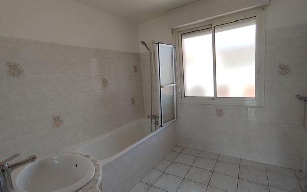 Appartement à vendre    2 pièces •  Peyrehorade