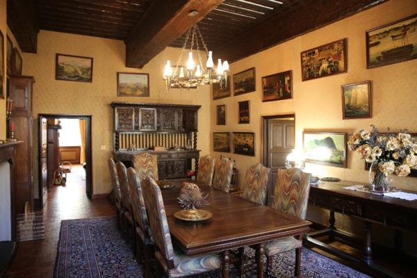 Maison à Castres, 81100 - 26 pièces 941m²