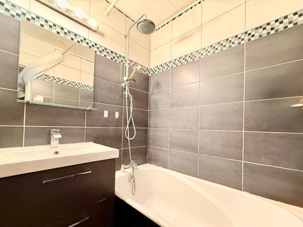 F3 AVEC BALCON – QUARTIER ÉPINE GUYON