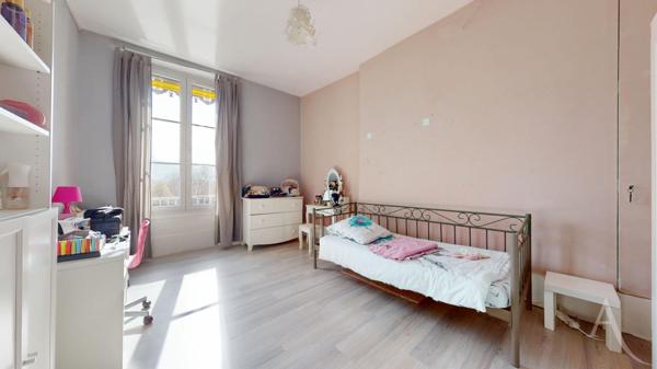 Appartement Grenoble 4 pièce(s) 118.57 m2