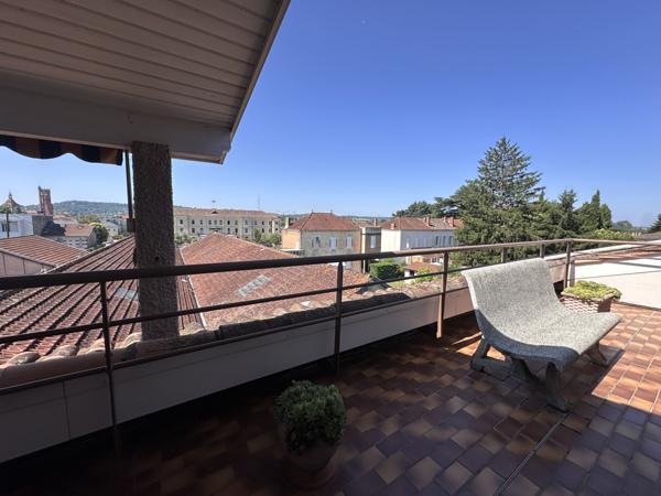 Villeneuve-sur-Lot (47300) Villeneuve sur lot, APPARTEMENT – DERNIER ÉTAGE – TERRASSE – VUE DÉGAGÉE