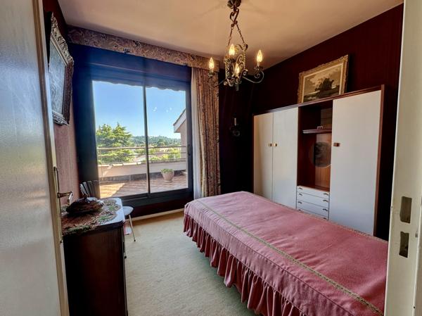 Villeneuve-sur-Lot (47300) Villeneuve sur lot, APPARTEMENT – DERNIER ÉTAGE – TERRASSE – VUE DÉGAGÉE