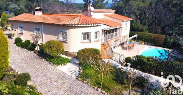 Maison traditionnelle 5 pièces de 222 m² à Trans-en-Provence (83720)