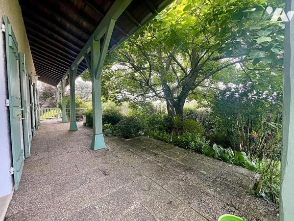 Maison de plain pied avec vue sur la colline de Pommiers