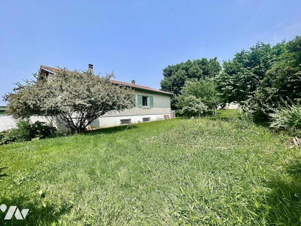 Maison de plain pied avec vue sur la colline de Pommiers