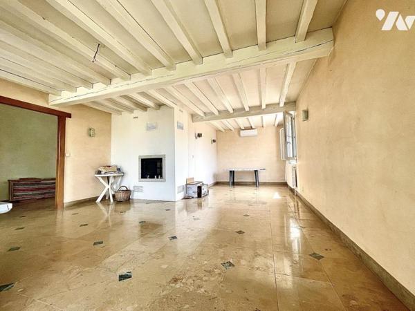 Maison de plain pied avec vue sur la colline de Pommiers