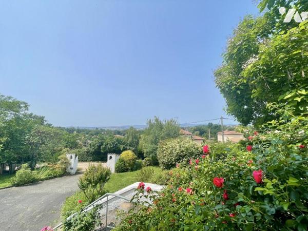 Maison de plain pied avec vue sur la colline de Pommiers