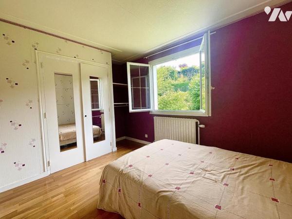 Maison de plain pied avec vue sur la colline de Pommiers