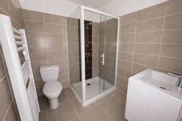 Location                                                      Appartement
                        
                     6 pièces                      127 m2                     à Agen