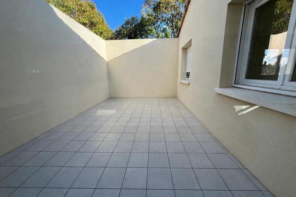 Location                                                      Appartement
                        
                     6 pièces                      127 m2                     à Agen