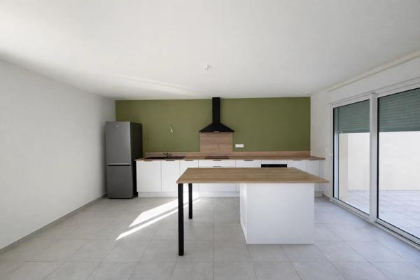 Location                                                      Appartement
                        
                     6 pièces                      127 m2                     à Agen