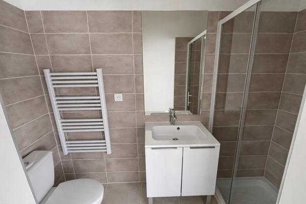 Location                                                      Appartement
                        
                     6 pièces                      127 m2                     à Agen