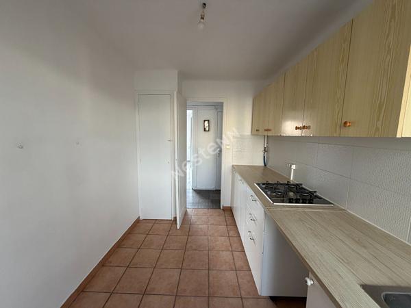 Appartement Marseille 5ème 3 pièce(s) 64 m2 BALCON, CAVE