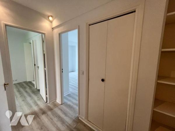 Appartement 2 pièces de 46m² à vendre rue de la Tour.

Dans une résidence de standing sécuris...